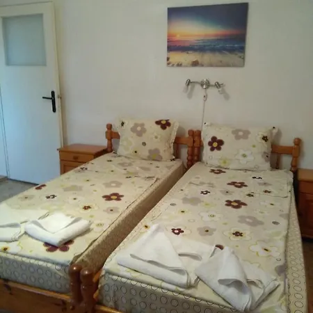 Rosen Guest house *