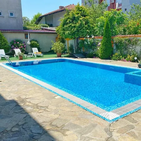Rosen Guest house *